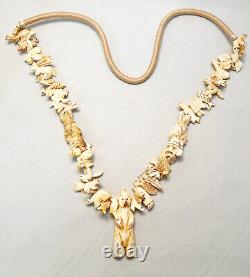 Beautiful and detailed carved Bison bone fetish necklace Santo Domingo 31