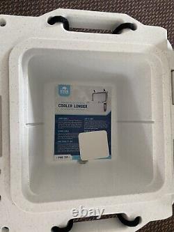 Bison white 25QT Cooler 25 Quart Ice Chest Cooler 21 Cans 32lbs of ice Brand New