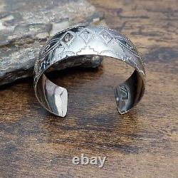 Navajo MELISSA YAZZIE Sterling Silver Bison Feather Stamped Cuff Bracelet 7.25